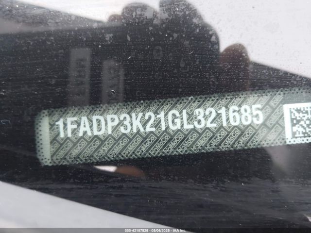 1FADP3K21GL321685 Ford FOCUS SE