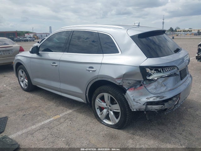 2019 AUDI Q5 WA1ANAFY0K2124702 Photo 2