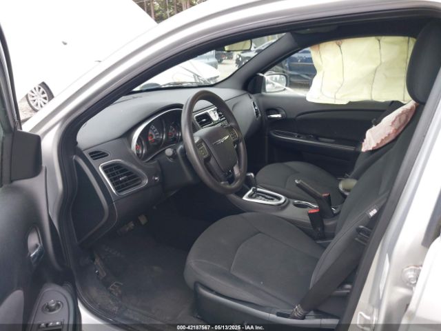 2011 CHRYSLER 200 1C3BC4FB2BN553758 Photo 4