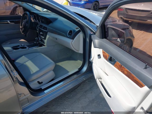 2012 MERCEDES-BENZ C 300 WDDGF8BB9CR197914 Photo 4