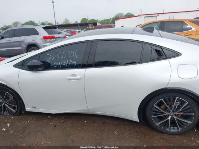 JTDADABU5R3023087 Toyota Prius Limited Awd-e