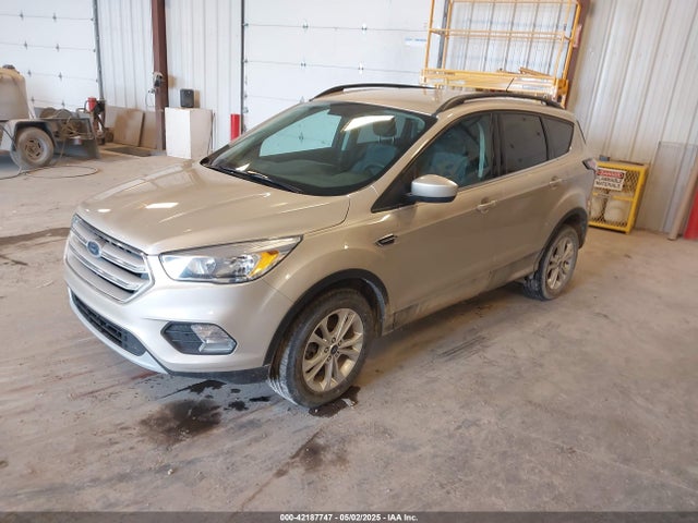 1FMCU9GD2JUA90854 Ford ESCAPE SE
