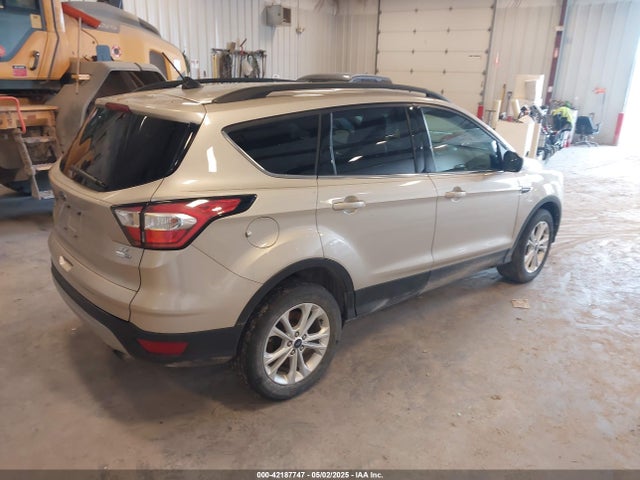 1FMCU9GD2JUA90854 Ford ESCAPE SE