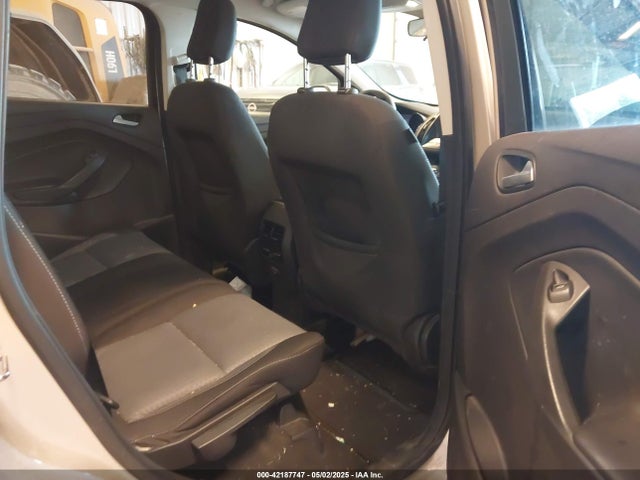 1FMCU9GD2JUA90854 Ford ESCAPE SE
