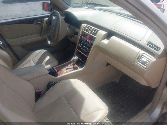 1999 MERCEDES-BENZ E 320 WDBJH82F8XX022566 Photo 4