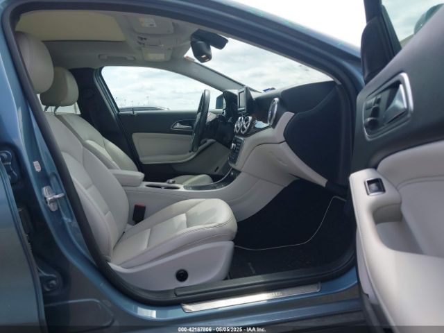 WDCTG4EB8FJ183896 Mercedes-Benz GLA 250
