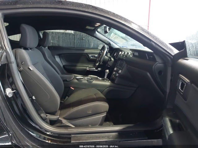 1FA6P8AM9G5267565 Ford Mustang V6
