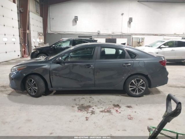 3KPF24AD9PE691351 KIA Forte Lxs