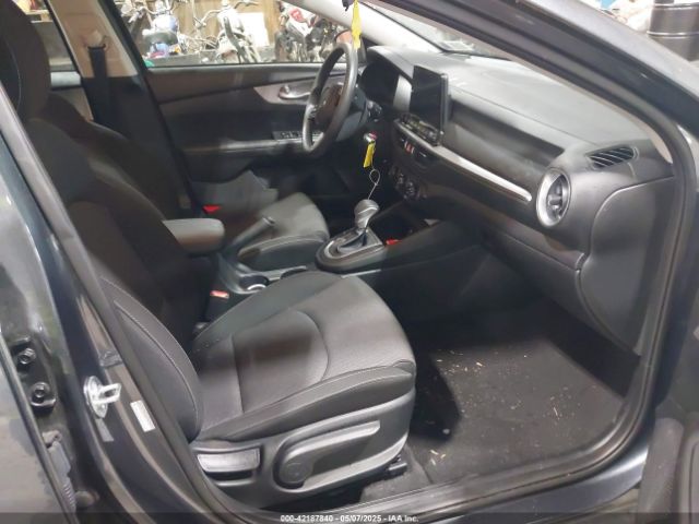3KPF24AD9PE691351 KIA Forte Lxs