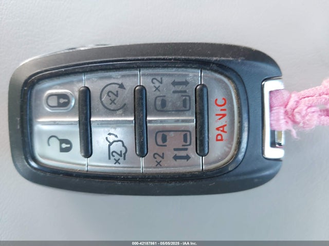 2C4RC1DG4MR568260 Chrysler Voyager Lxi