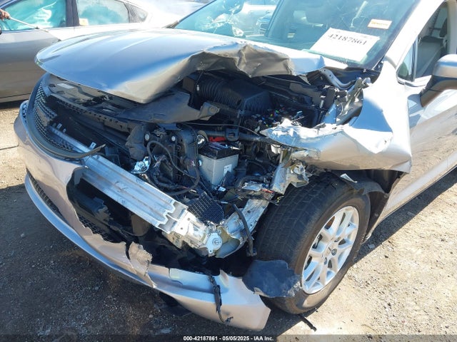 2C4RC1DG4MR568260 Chrysler Voyager Lxi