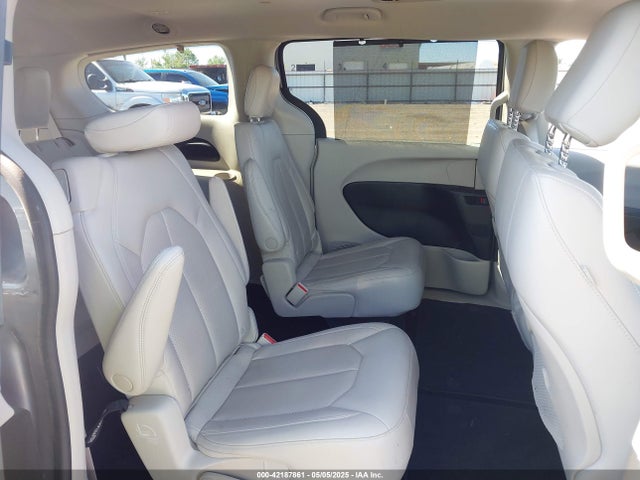 2C4RC1DG4MR568260 Chrysler Voyager Lxi