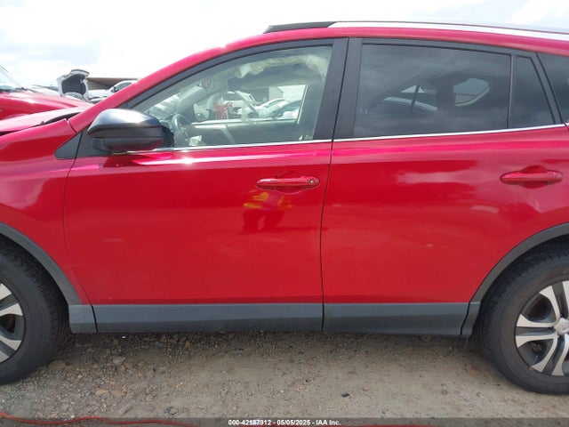 Toyota RAV4 LE 2016 JTMZFREV5GJ078034 Image 14