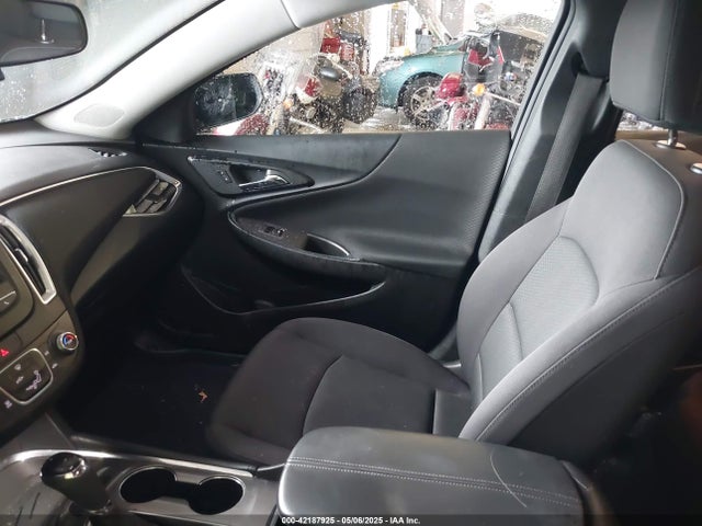 1G1ZE5ST4HF265132 Chevrolet MALIBU 1LT