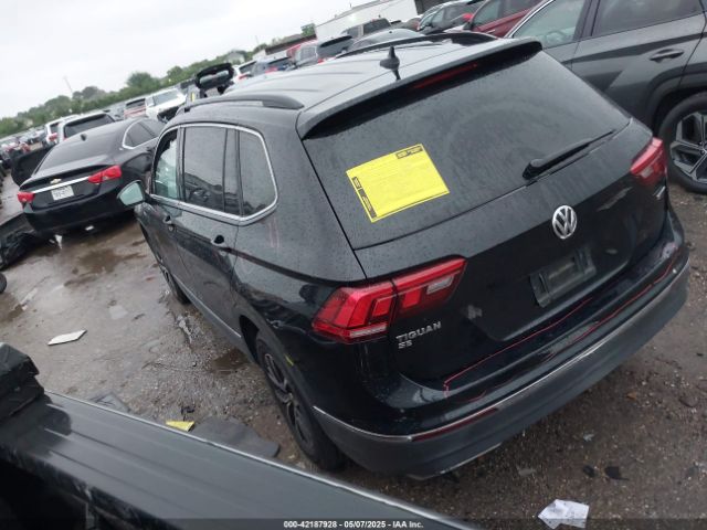 2021 VOLKSWAGEN TIGUAN 3VV2B7AX3MM049091 Photo 2