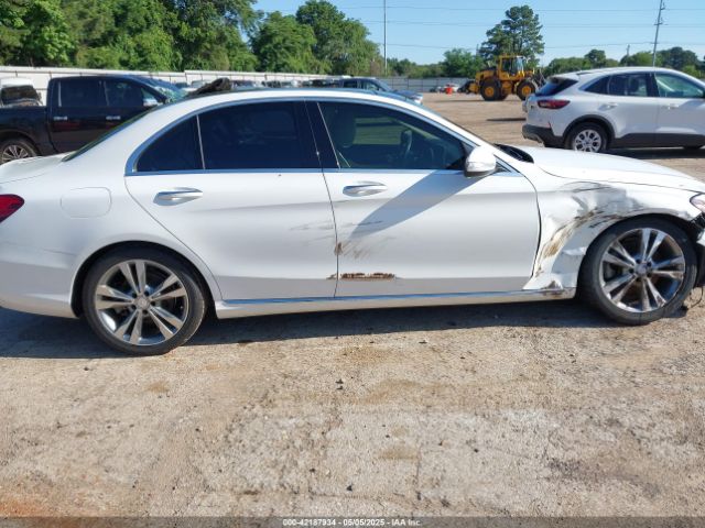 55SWF4JB6FU051639 Mercedes-Benz C 300 Luxury/sport
