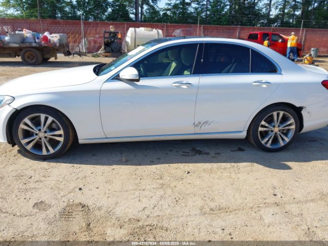 55SWF4JB6FU051639 Mercedes-Benz C 300 Luxury/sport