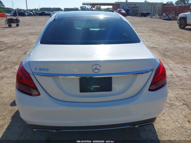 55SWF4JB6FU051639 Mercedes-Benz C 300 Luxury/sport