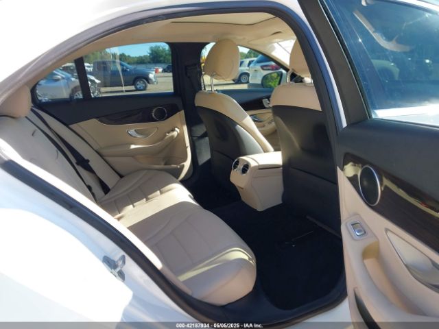 55SWF4JB6FU051639 Mercedes-Benz C 300 Luxury/sport