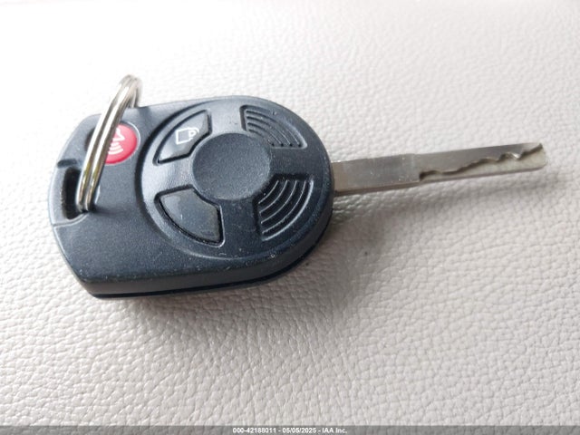 42188011 :رقم المزاد ، 1FMCU0GD9HUE04490 vin ، 2017 Ford Escape Se مزاد بيع