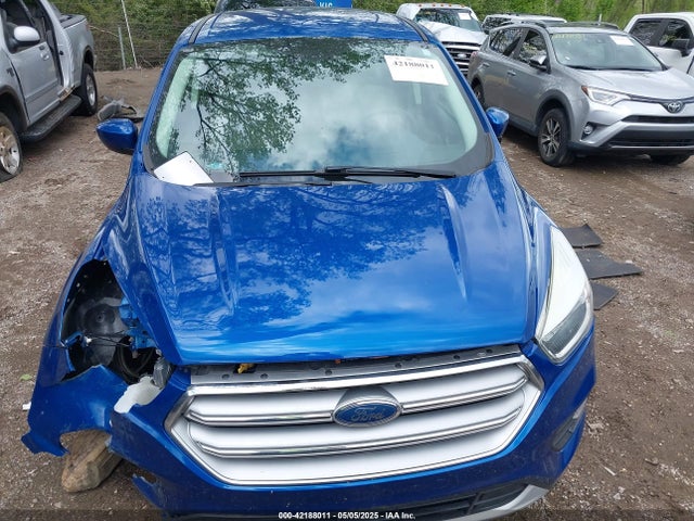 42188011 :رقم المزاد ، 1FMCU0GD9HUE04490 vin ، 2017 Ford Escape Se مزاد بيع
