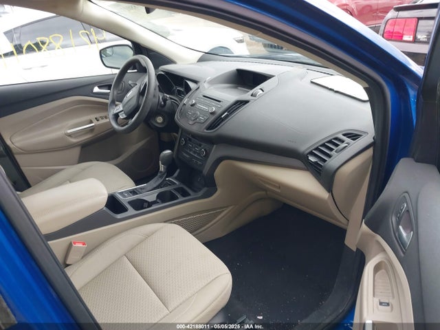 42188011 :رقم المزاد ، 1FMCU0GD9HUE04490 vin ، 2017 Ford Escape Se مزاد بيع