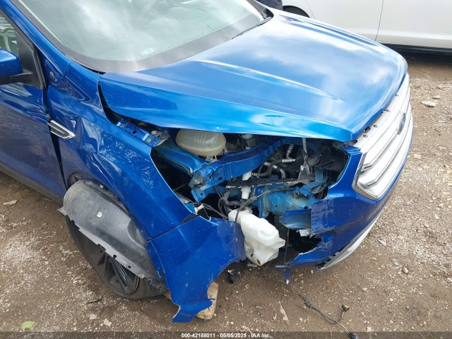 42188011 :رقم المزاد ، 1FMCU0GD9HUE04490 vin ، 2017 Ford Escape Se مزاد بيع