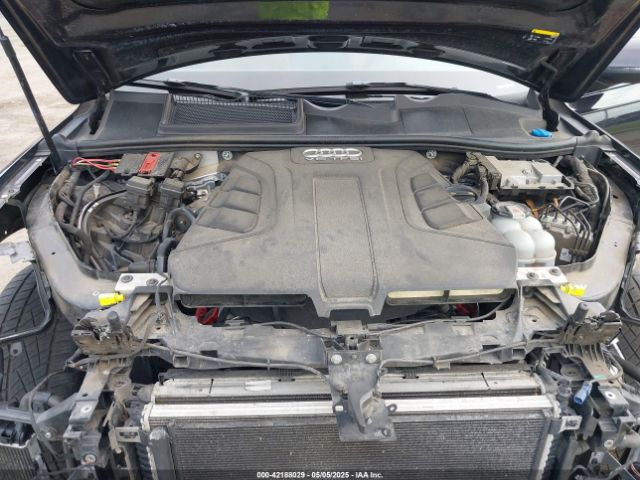 WA1VAAF75JD013490 Audi Q7 3.0t Premium