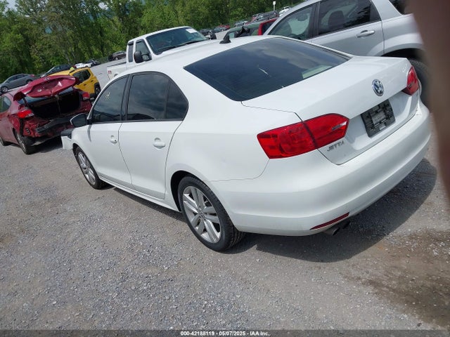 3VWD17AJ5EM420921 Volkswagen Jetta 1.8t Se