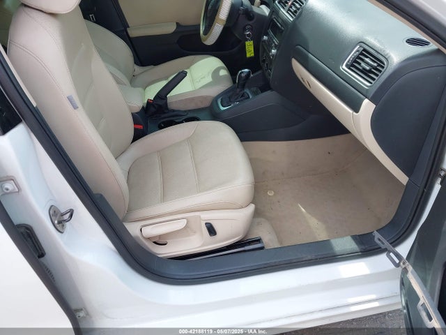 3VWD17AJ5EM420921 Volkswagen Jetta 1.8t Se