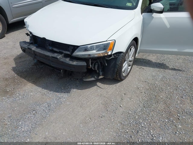 3VWD17AJ5EM420921 Volkswagen Jetta 1.8t Se