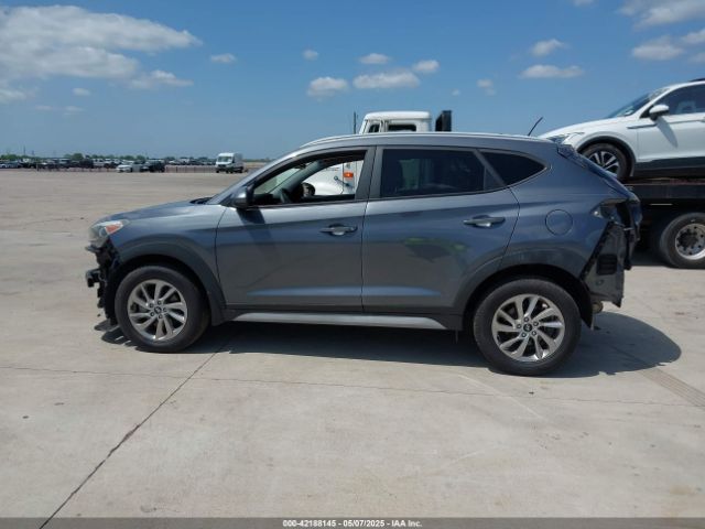 KM8J33A45HU588735 Hyundai TUCSON SE