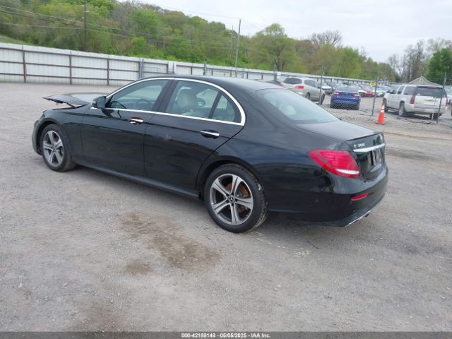 2019 MERCEDES-BENZ E 300 WDDZF4KBXKA617193 Photo 2