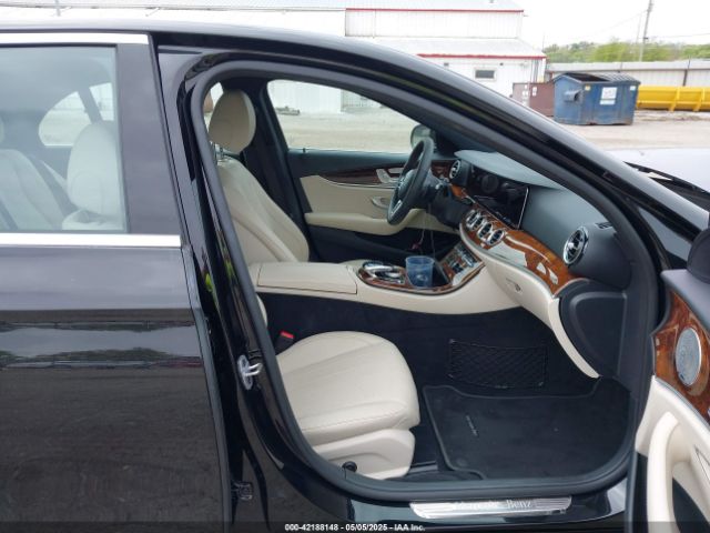 2019 MERCEDES-BENZ E 300 WDDZF4KBXKA617193 Photo 4