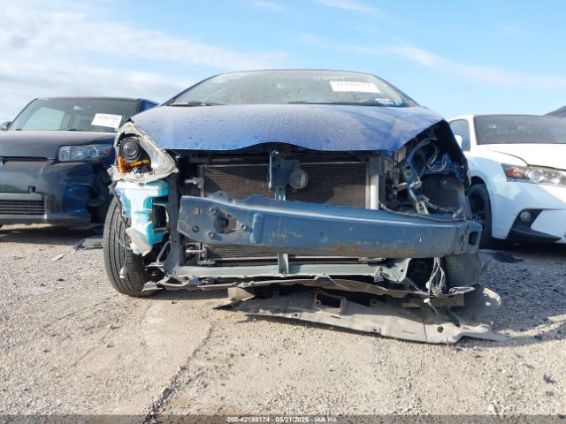 JTDKDTB33G1136424 Toyota Prius C Two