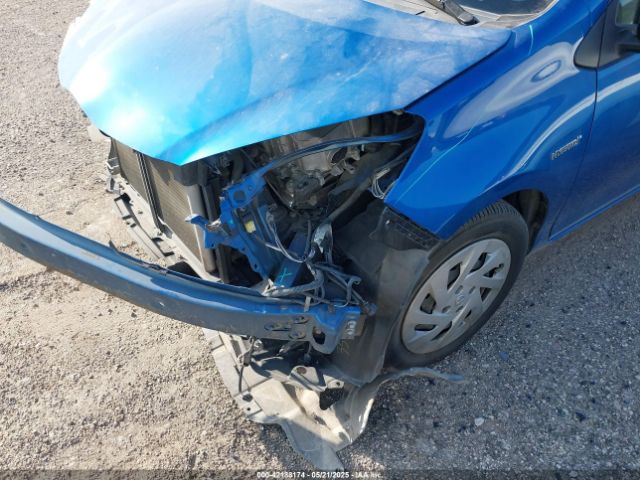 JTDKDTB33G1136424 Toyota Prius C Two