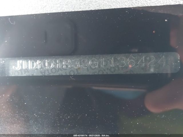 JTDKDTB33G1136424 Toyota Prius C Two