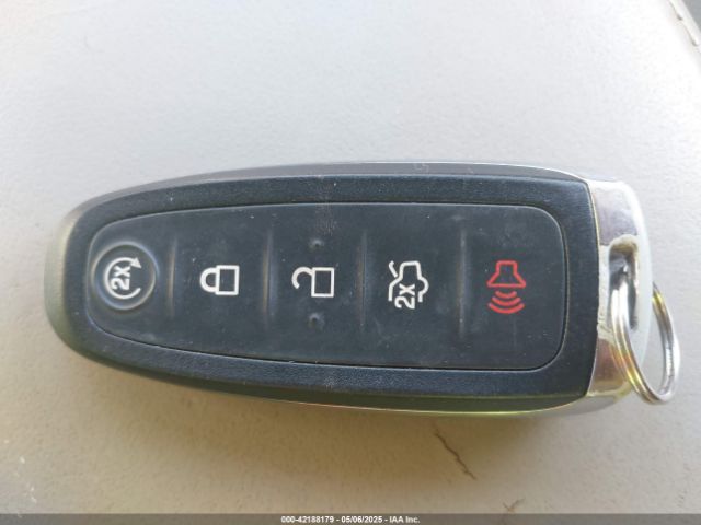 2LMDJ6JKXEBL14083 Lincoln MKX