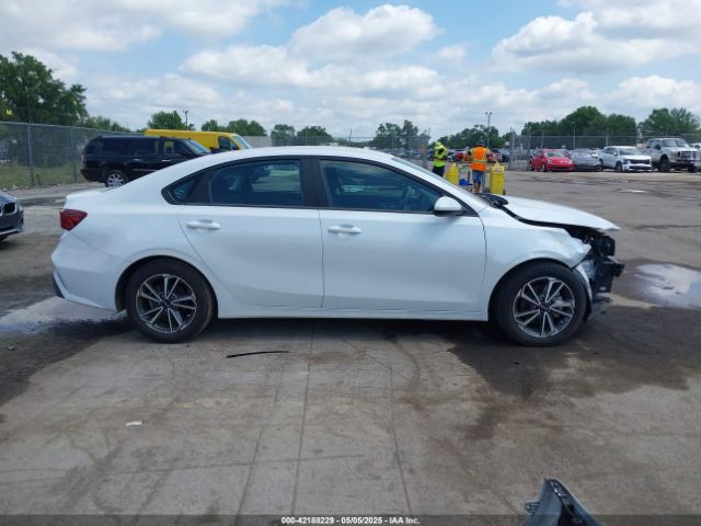 3KPF24AD0NE456771 KIA Forte Lxs