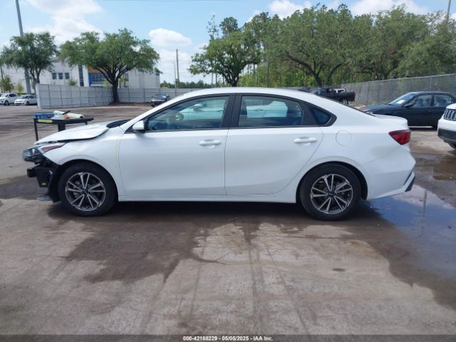 3KPF24AD0NE456771 KIA Forte Lxs