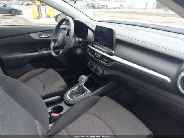 3KPF24AD0NE456771 KIA Forte Lxs