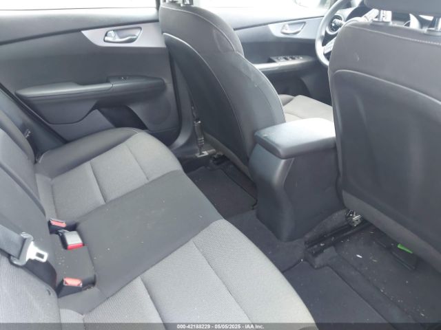3KPF24AD0NE456771 KIA Forte Lxs