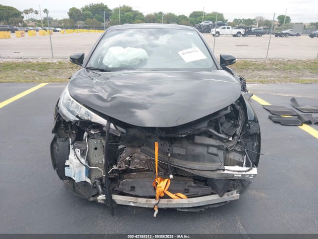 NMTKHMBX3MR127202 Toyota C-HR XLE