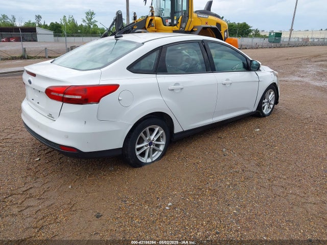Ford 2015 2015 1FADP3F23FL365910 Image 4