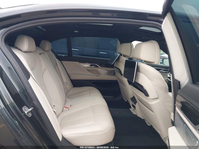 BMW 750i 2019 WBA7F0C50KGM26010 Image 8