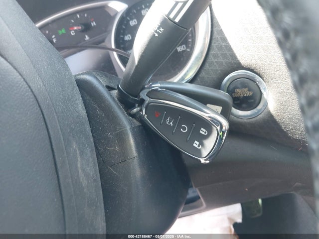 1G1ZD5ST7JF113869 Chevrolet MALIBU LT