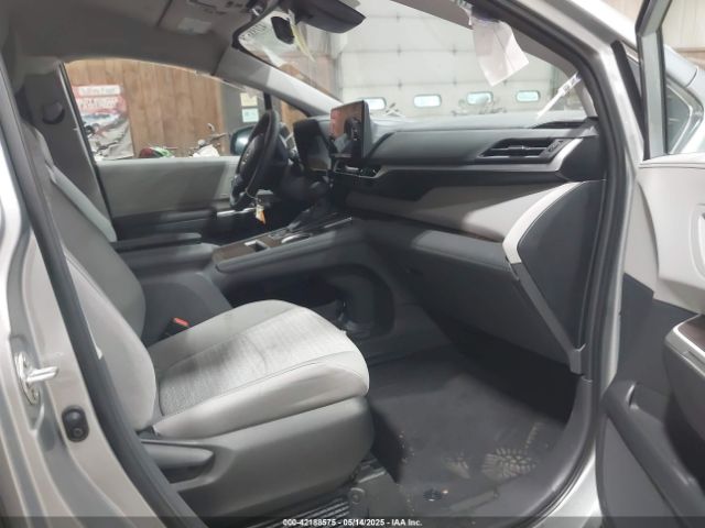 2024 TOYOTA SIENNA 5TDKRKEC6RS216152 Photo 4