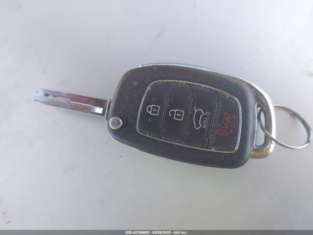 KM8SMDHF9HU251015 Hyundai Santa Fe Se