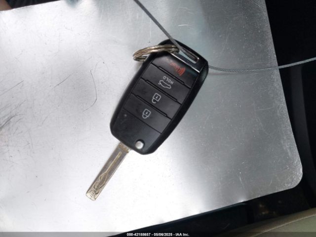KNADM4A3XE6419612 KIA RIO LX