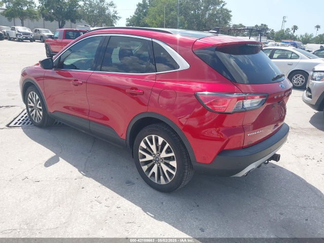 1FMCU9J9XLUB89946 Ford Escape Titanium